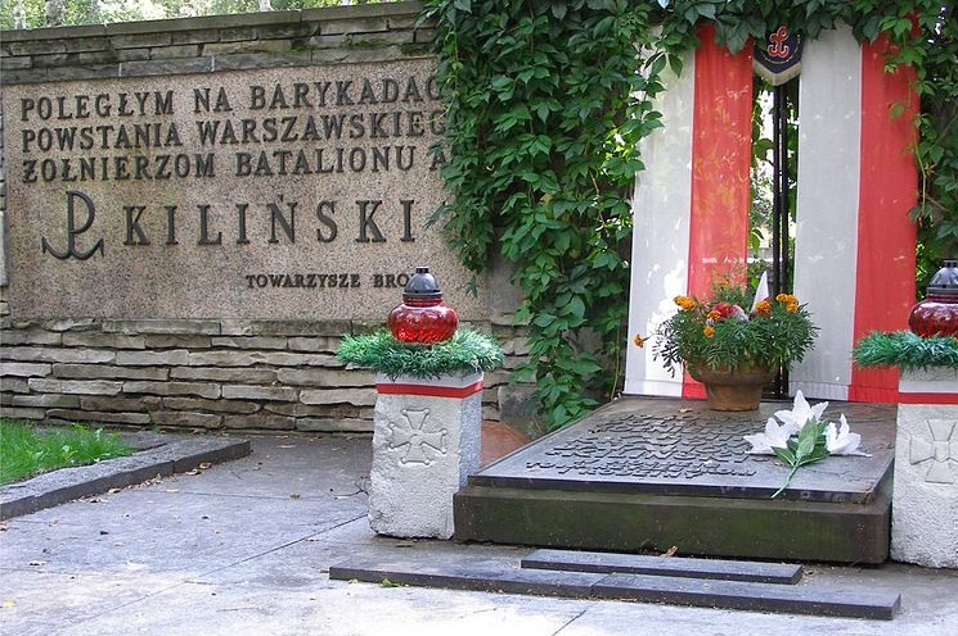 Kwatera na Cmentarzu Wojskowym na Powązkach, upamiętniająca poległych żołnierzy z Batalionu 